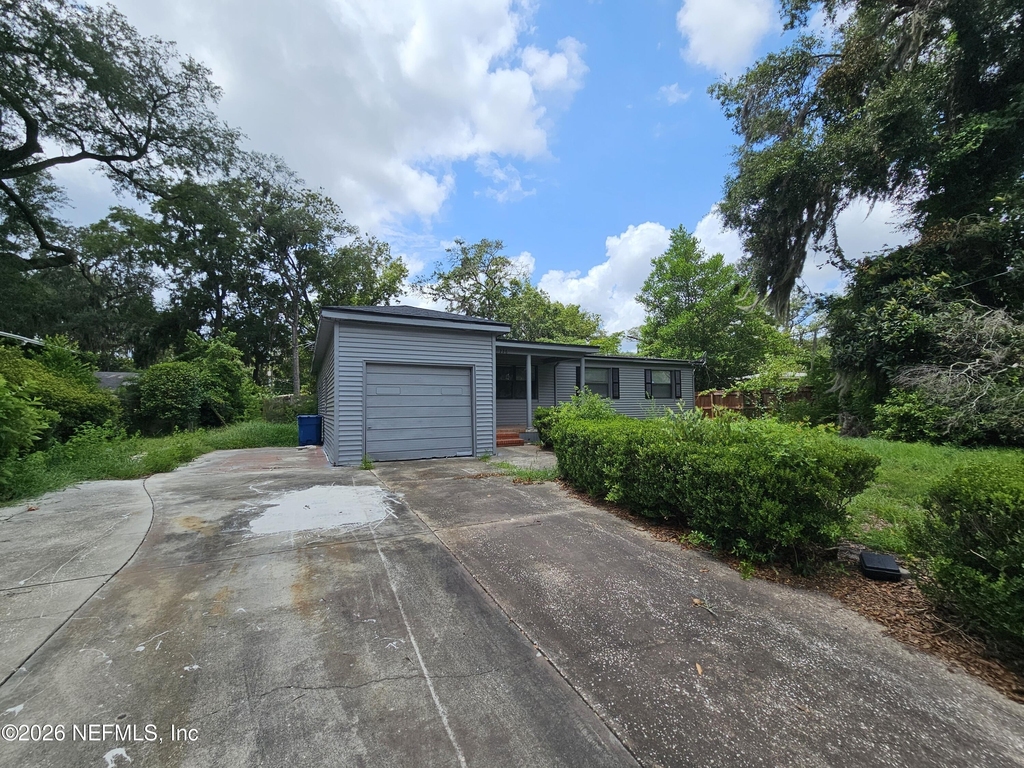 11226 Inez Drive - Photo 3