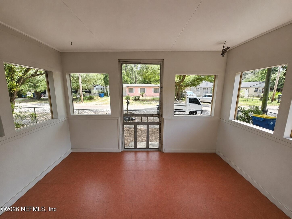 9042 7th Avenue - Photo 10