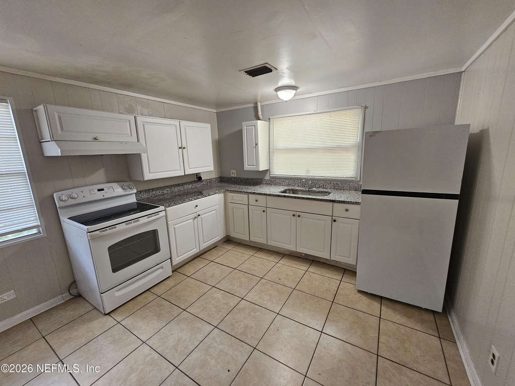 9042 7th Avenue - Photo 1