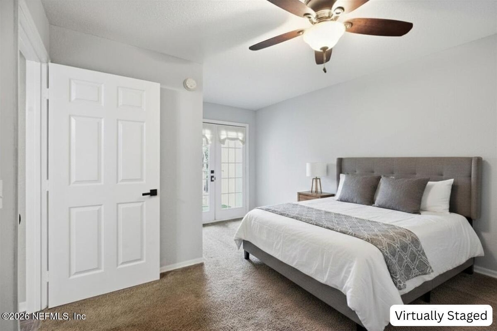 13700 Richmond Park Drive N - Photo 11