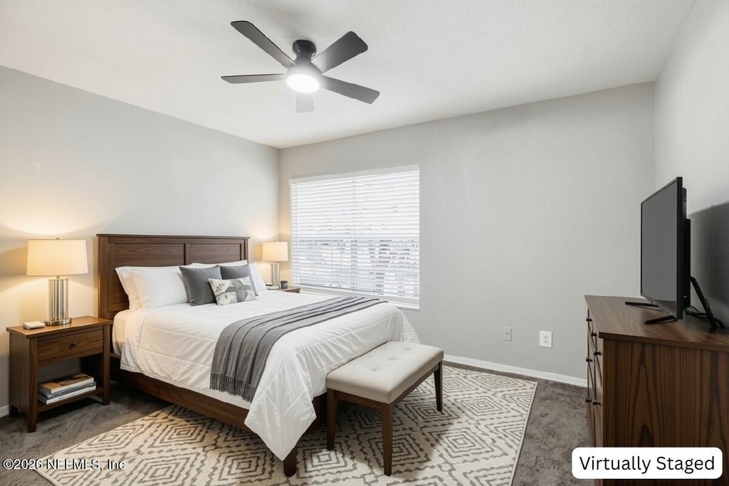 13700 Richmond Park Drive N - Photo 9