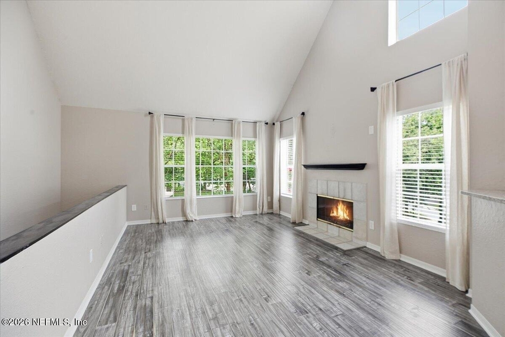 13700 Richmond Park Drive N - Photo 1