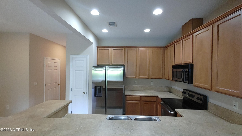 5976 Pavilion Drive - Photo 10