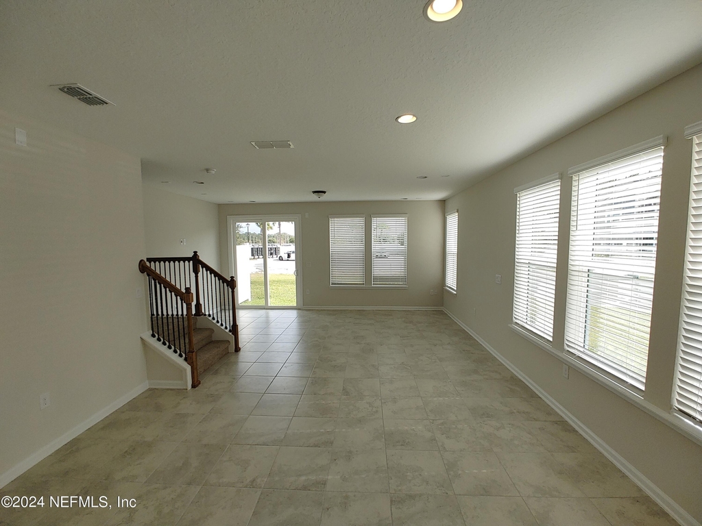 11253 Minnetta Court - Photo 10