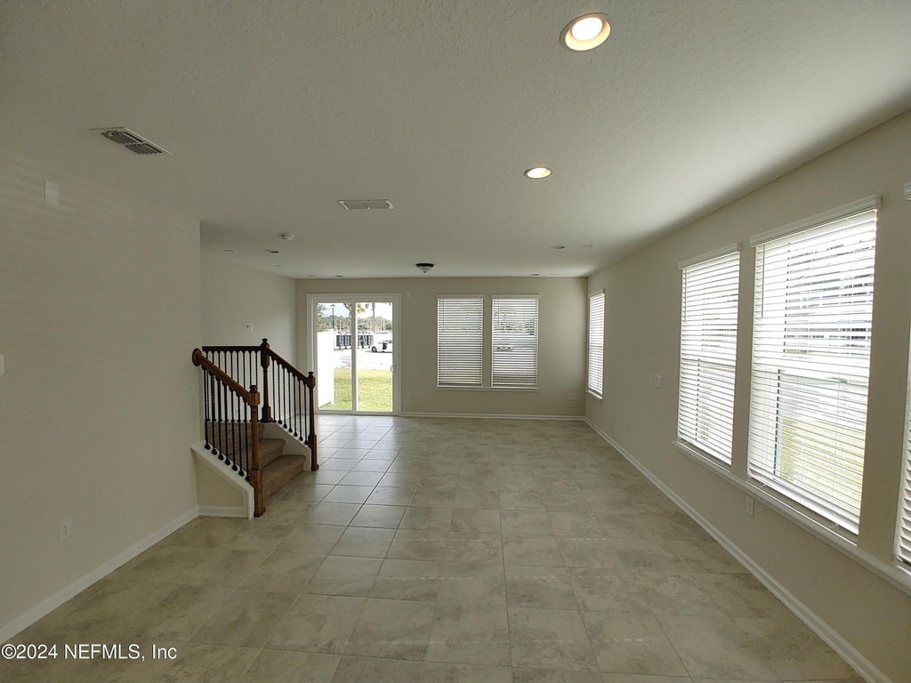 11253 Minnetta Court - Photo 9