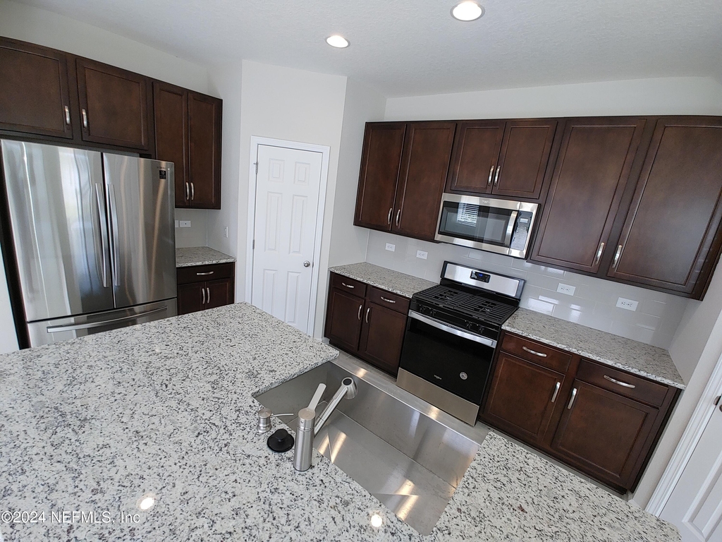 11253 Minnetta Court - Photo 7