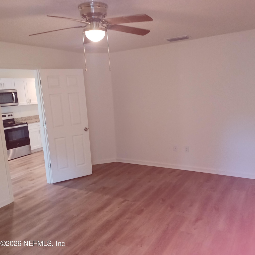 916 W 9th Street - Photo 9