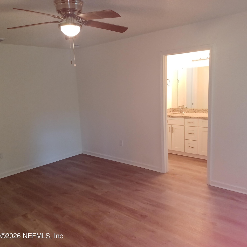 916 W 9th Street - Photo 8