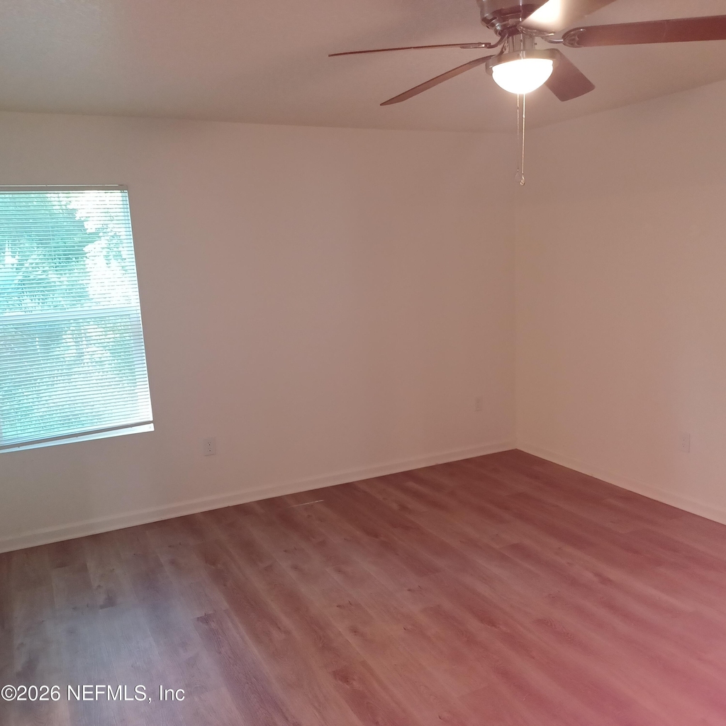 916 W 9th Street - Photo 10