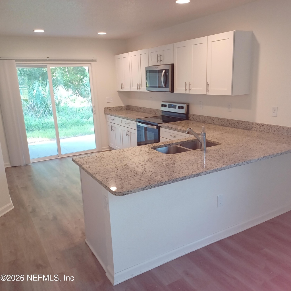 916 W 9th Street - Photo 3