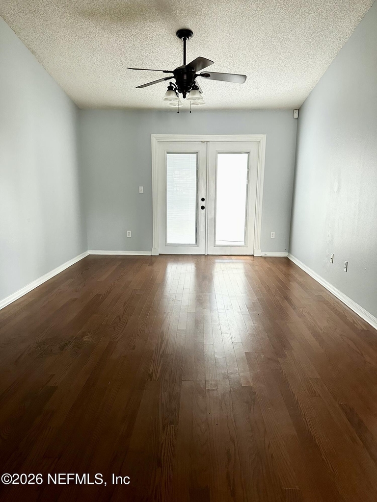 341 Redwood Lane - Photo 2