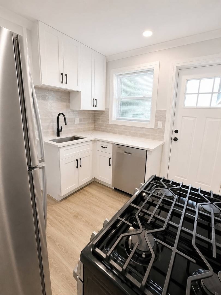 17037 Greenbay Avenue - Photo 5