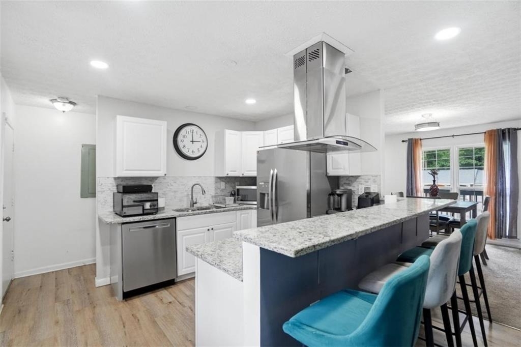 405 King Arthur Court - Photo 4