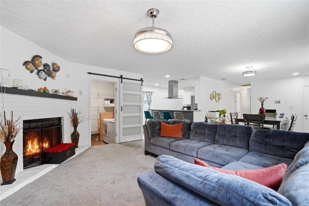 405 King Arthur Court - Photo 3