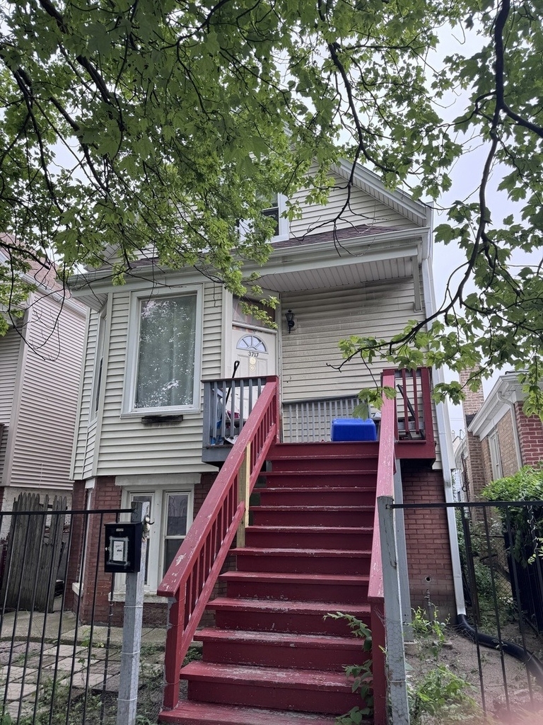 3717 W Dickens Avenue - Photo 0