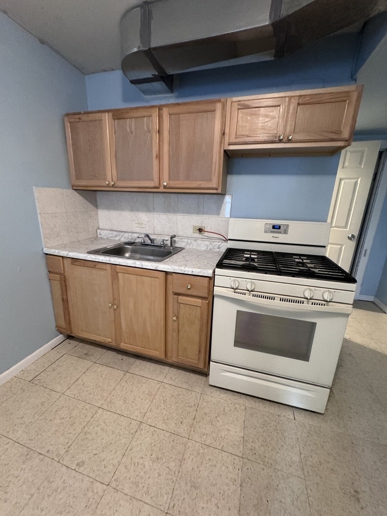 3717 W Dickens Avenue - Photo 6
