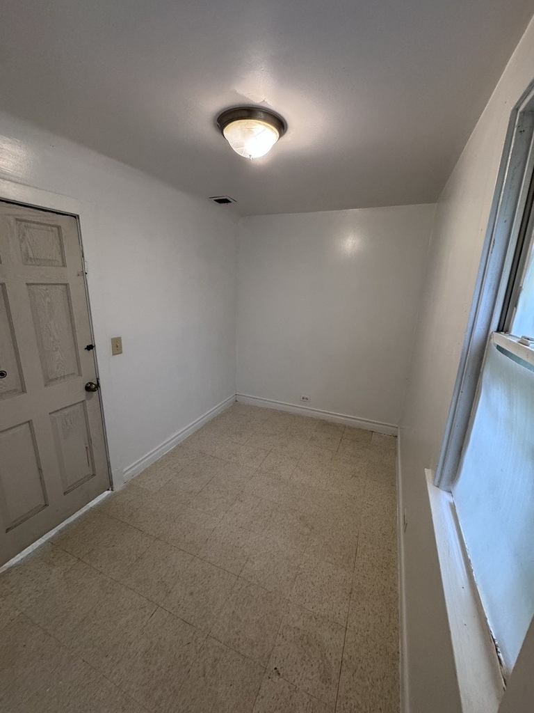 3717 W Dickens Avenue - Photo 10