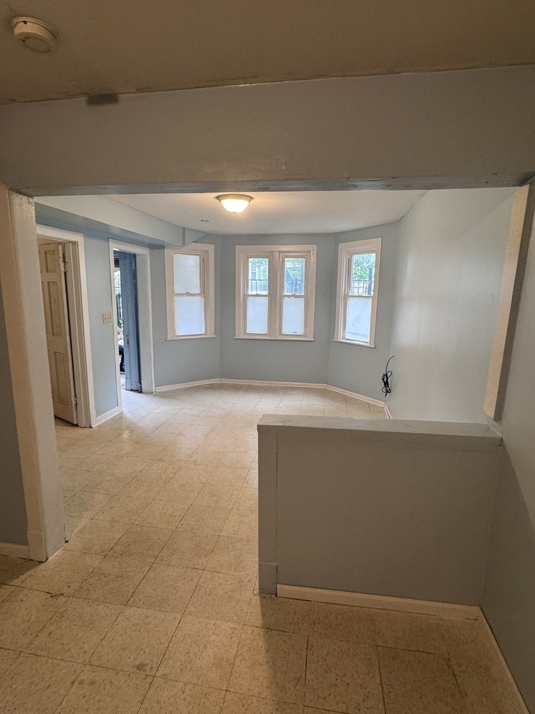 3717 W Dickens Avenue - Photo 3
