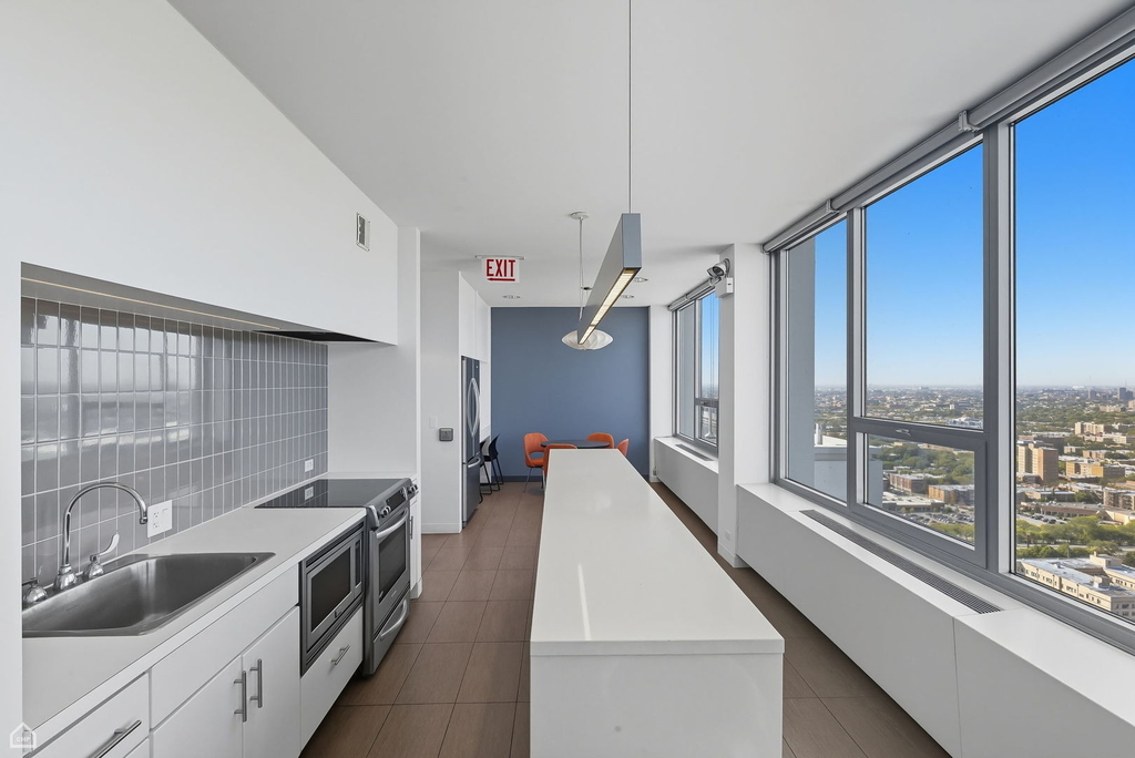 1700 E 56th Street - Photo 10