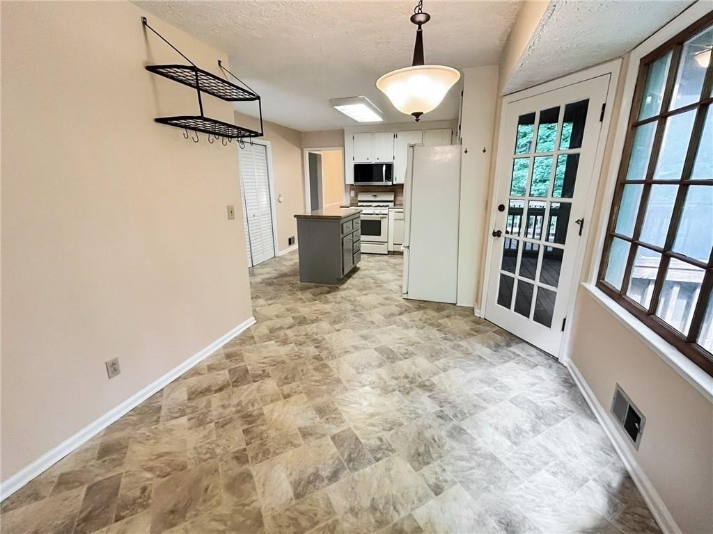 2491 Annandale Drive - Photo 9