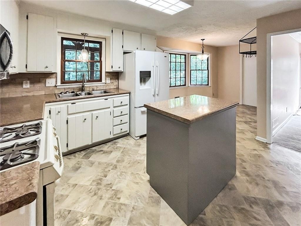 2491 Annandale Drive - Photo 6