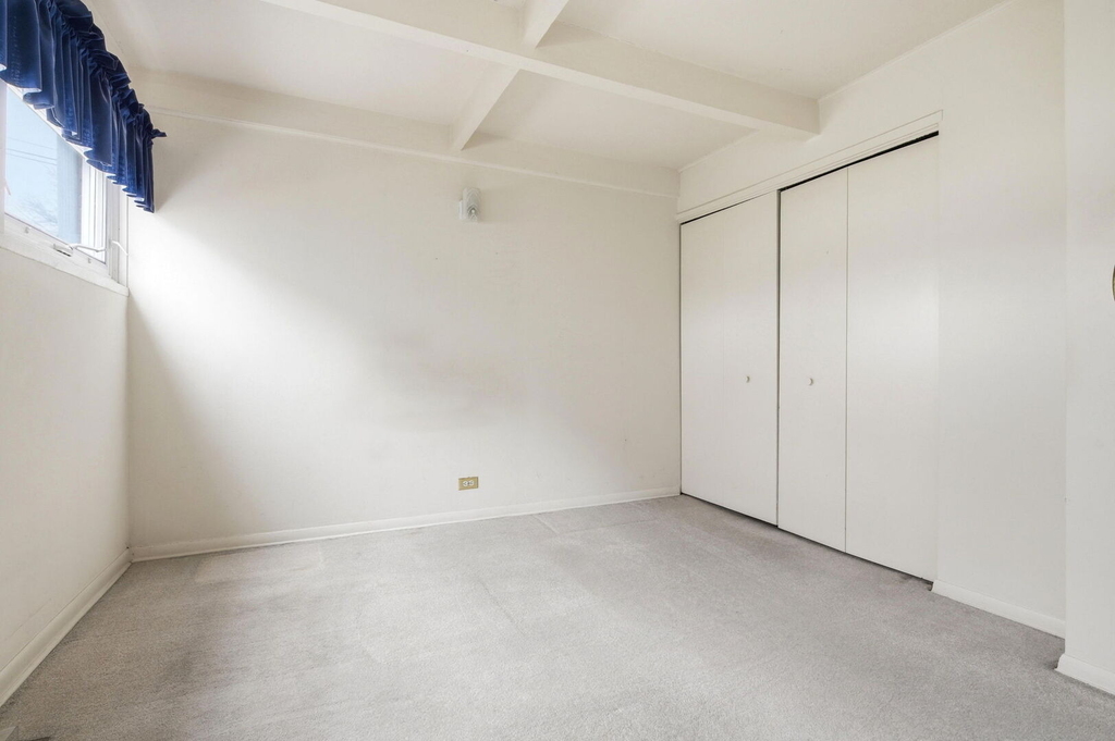 155 E Madison Street - Photo 17
