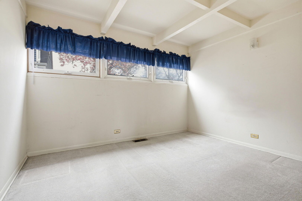 155 E Madison Street - Photo 16