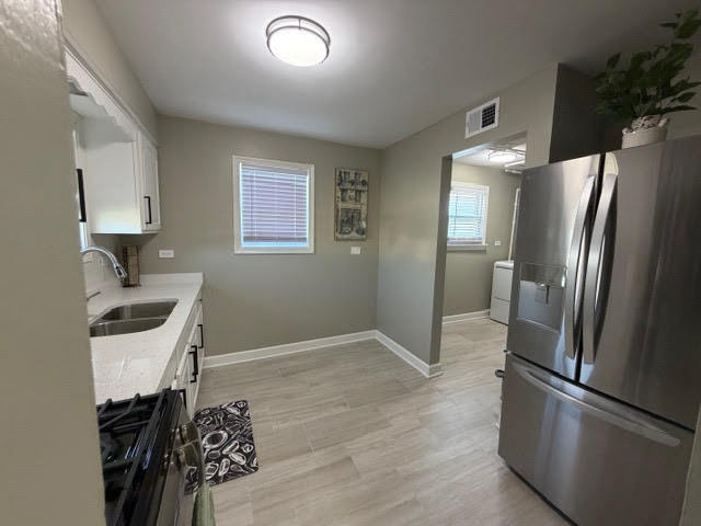 6104 S Nashville Avenue - Photo 2