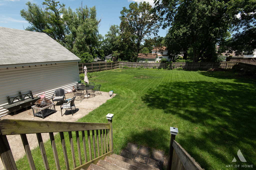 220 E 15th Street - Photo 2