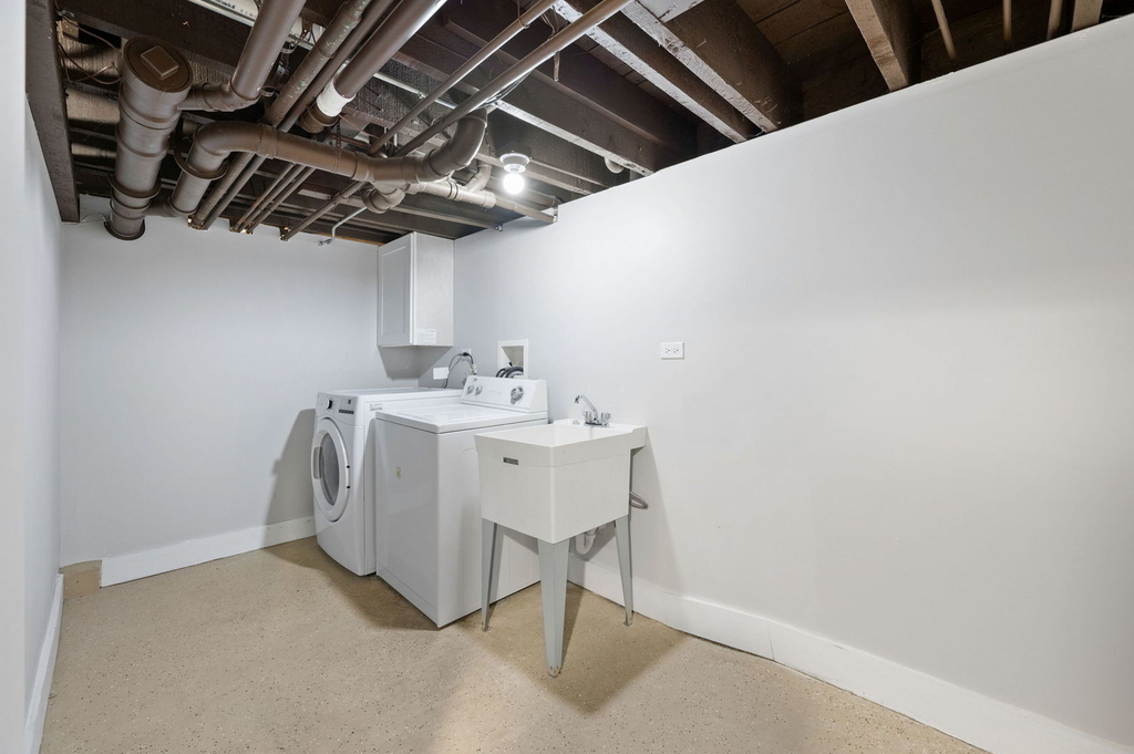 825 N Winchester Avenue - Photo 14