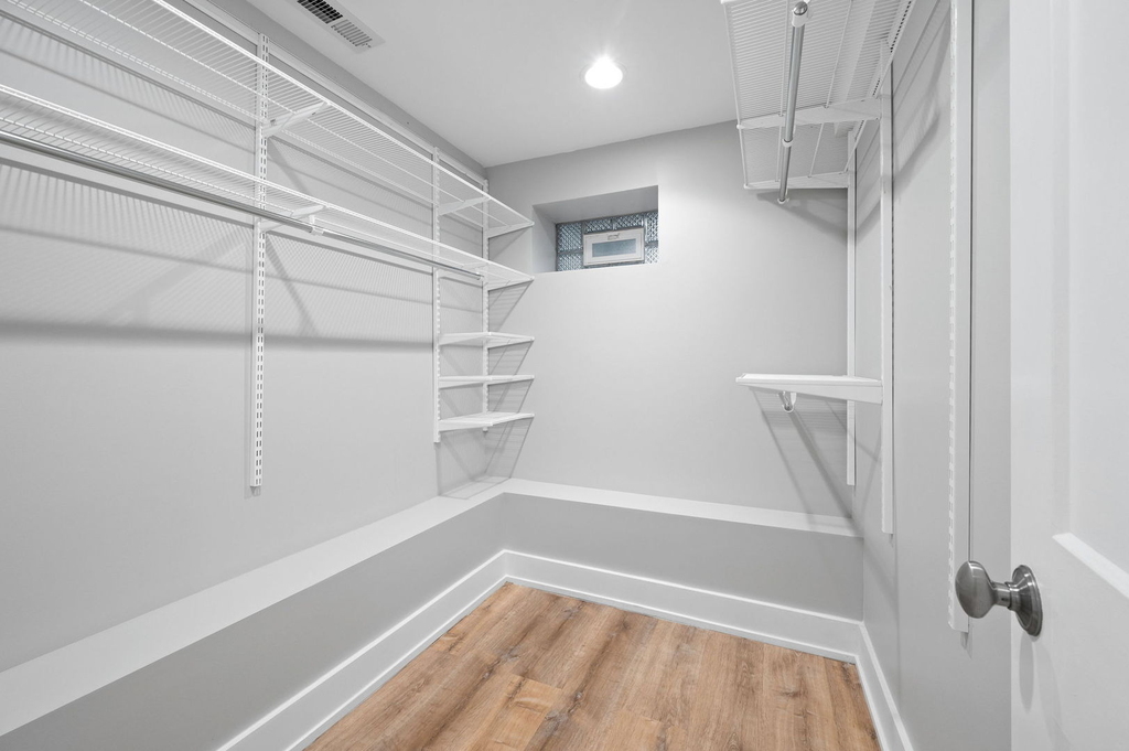 825 N Winchester Avenue - Photo 8
