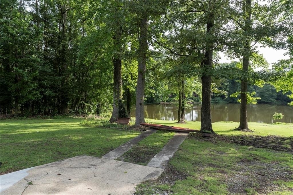 2560 Piney Wood Lane - Photo 2
