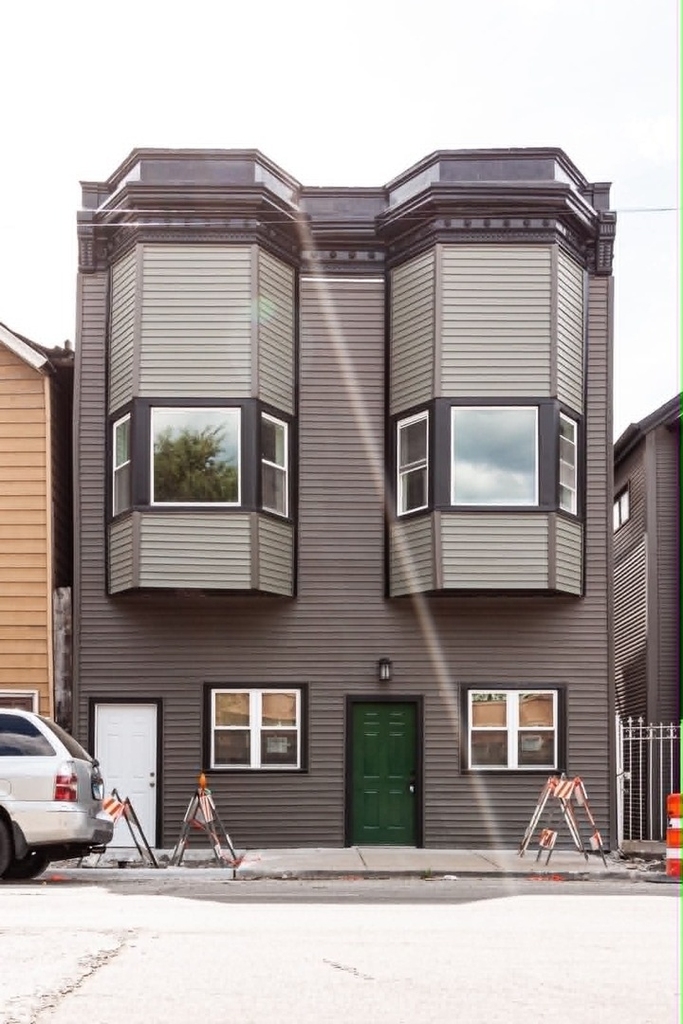 1742 N California Avenue - Photo 0