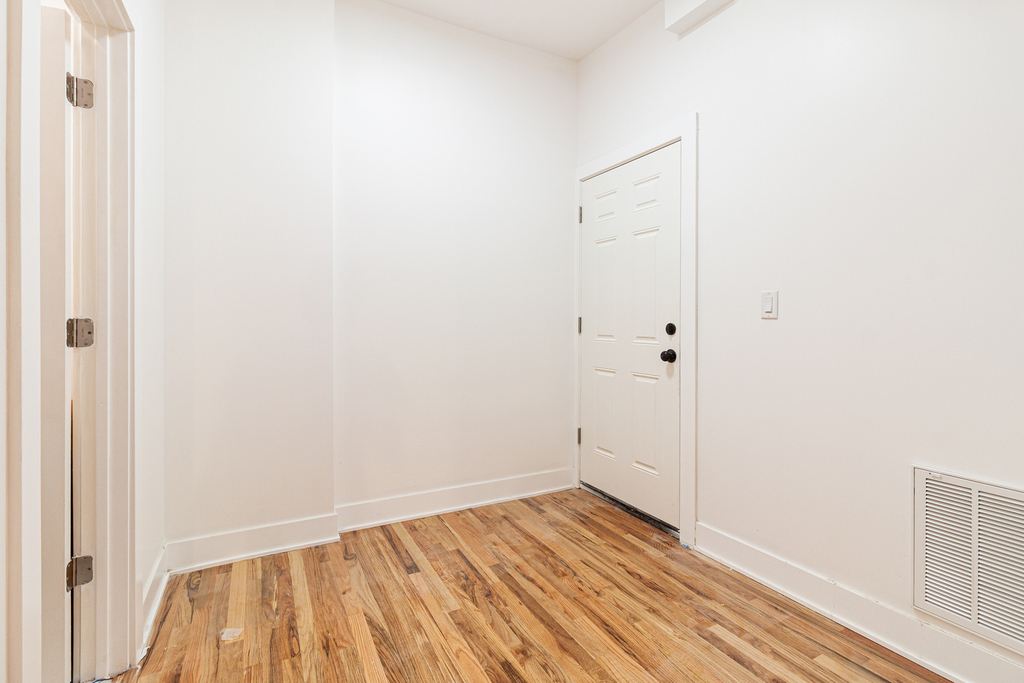 1742 N California Avenue - Photo 4