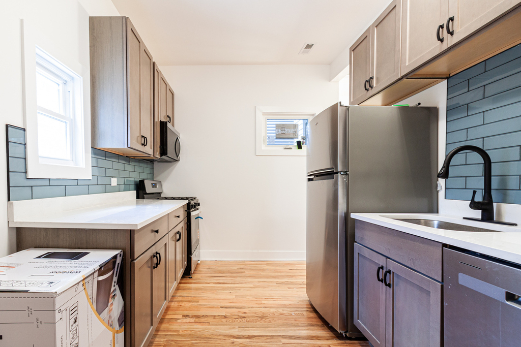 1742 N California Avenue - Photo 12