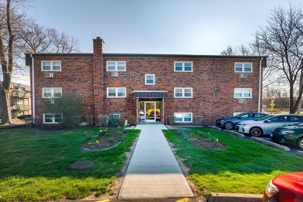5740 East Avenue - Photo 0