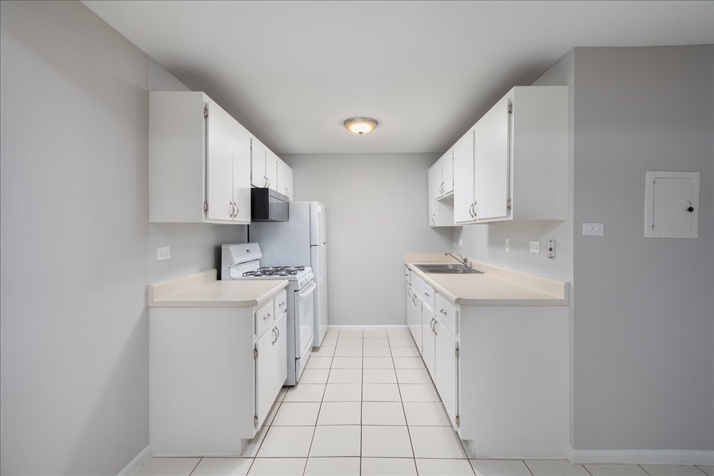 5740 East Avenue - Photo 7