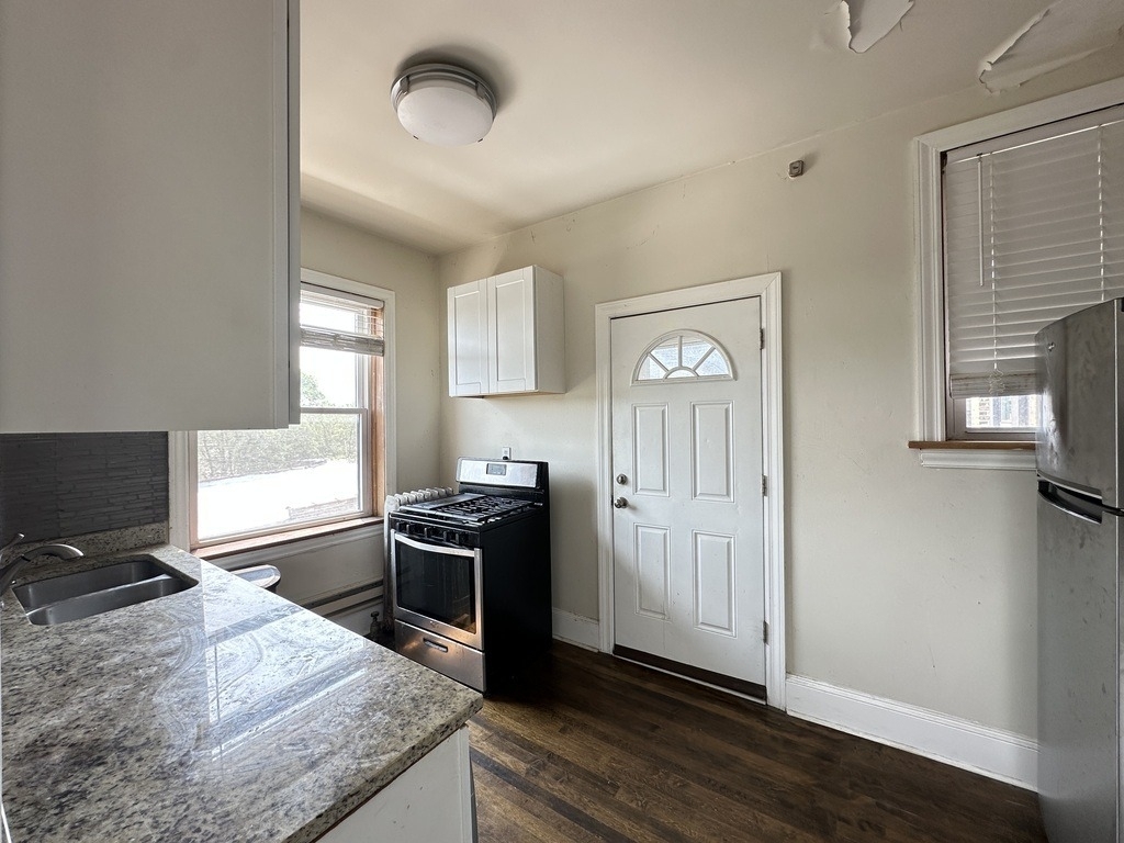 312 Lee Street - Photo 5
