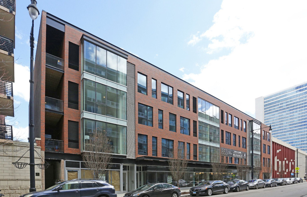 853 N Larrabee Street - Photo 0