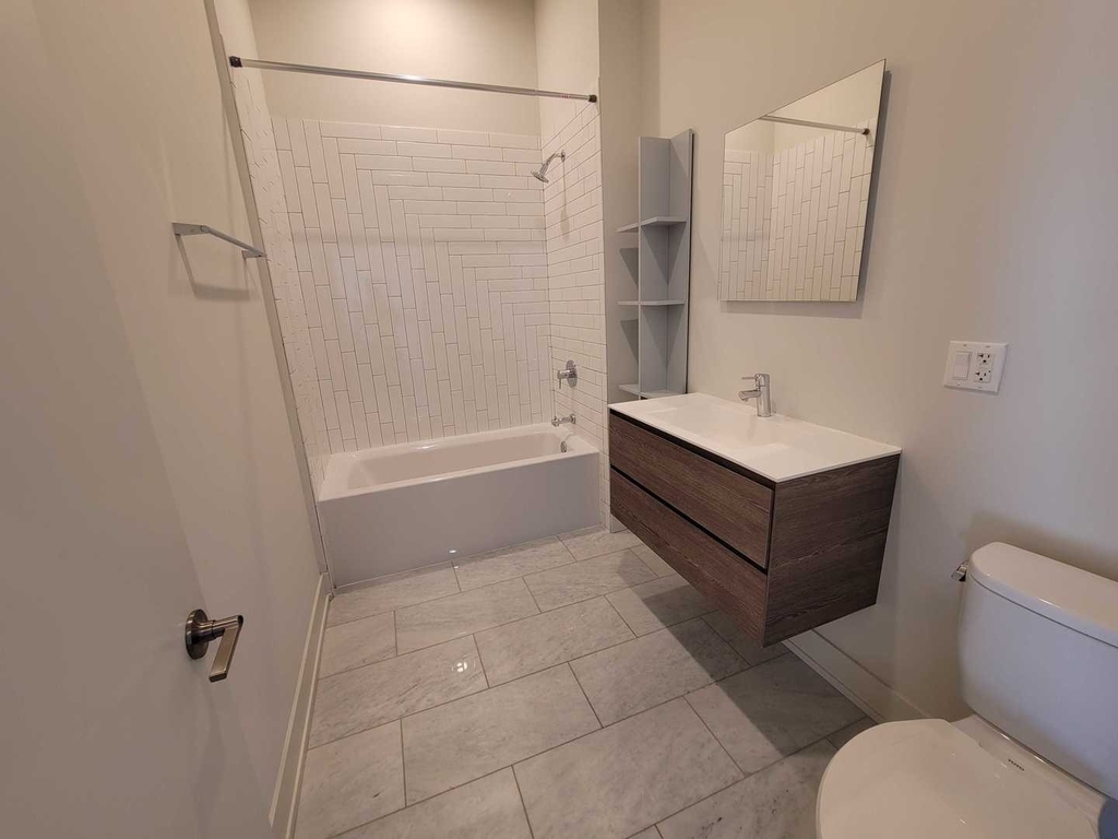 853 N Larrabee Street - Photo 4