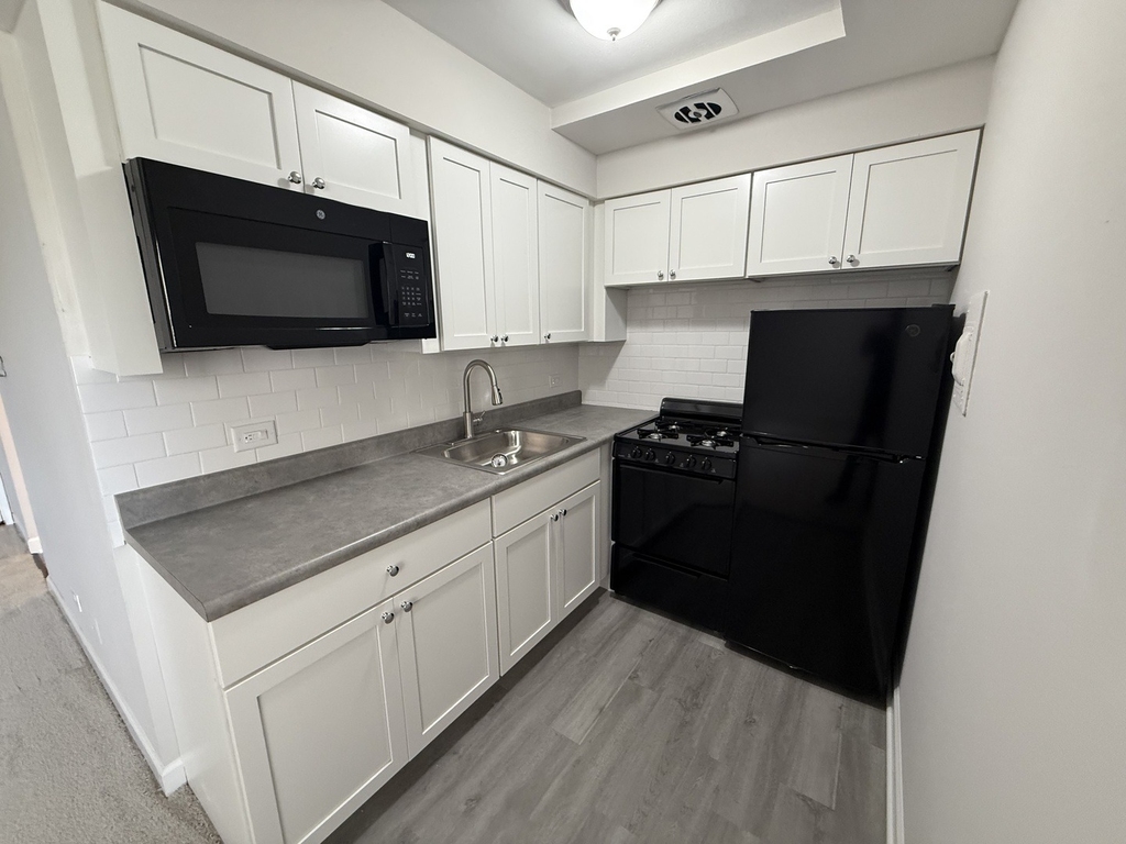 3001 Thatcher Avenue - Photo 3