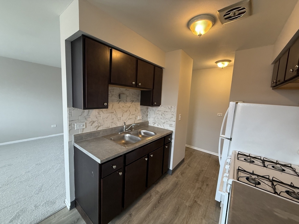 3001 Thatcher Avenue - Photo 7