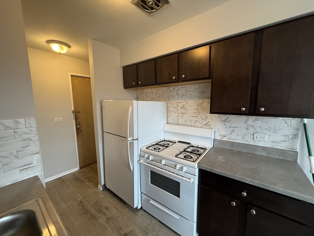 3001 Thatcher Avenue - Photo 6