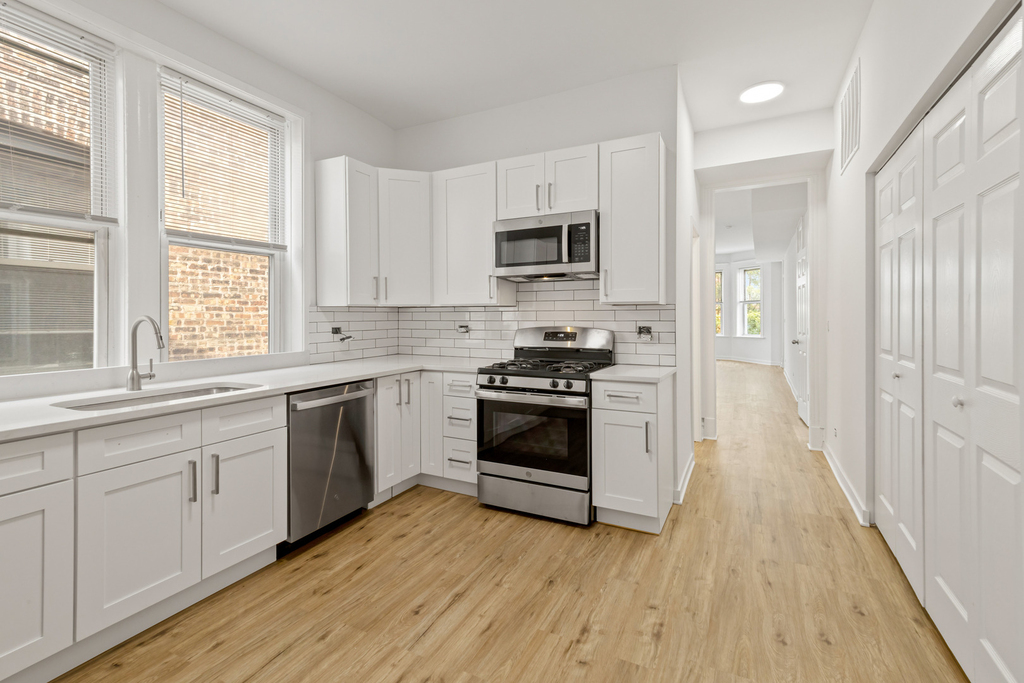 1349 W Taylor Street - Photo 2
