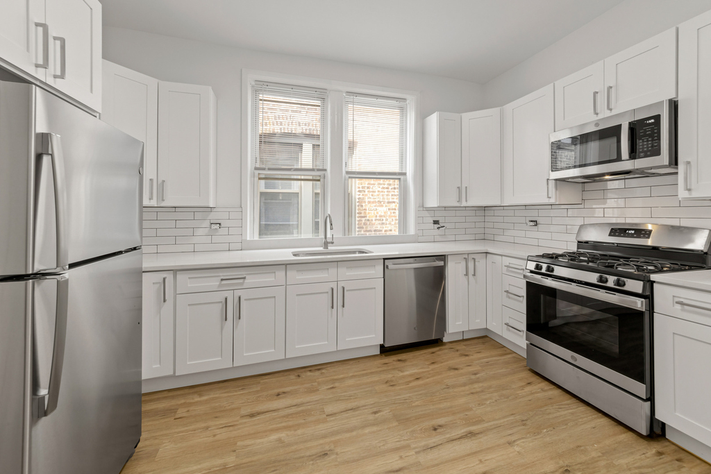 1349 W Taylor Street - Photo 1