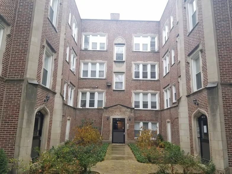 7340 N Damen Avenue - Photo 0