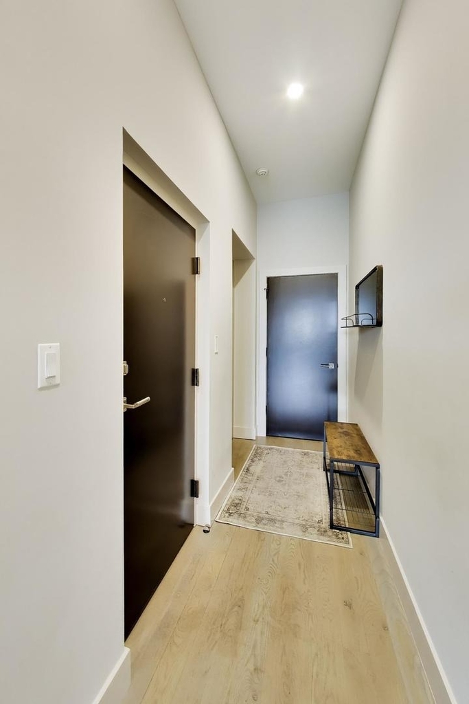 1902 W Division Street - Photo 28