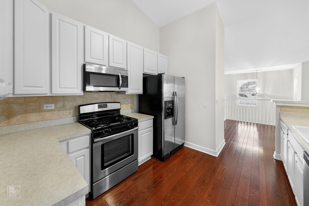 831 Genesee Drive - Photo 3