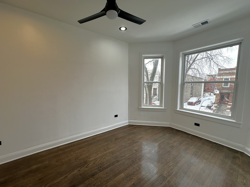 1911 S Ridgeway Avenue - Photo 5