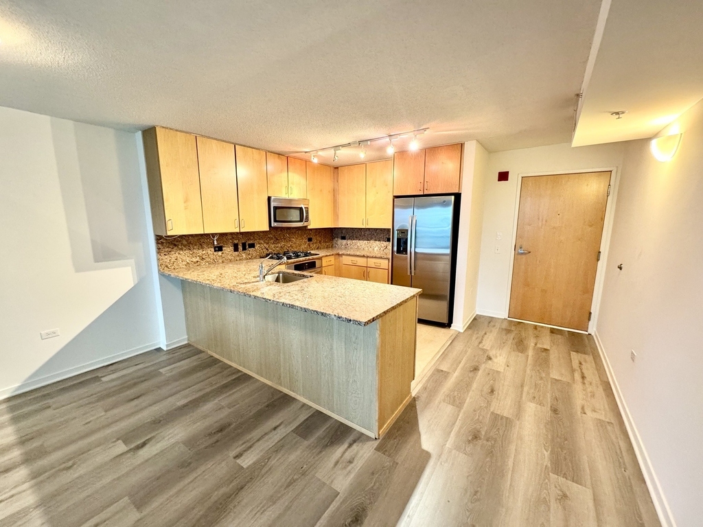 9725 Woods Drive - Photo 5